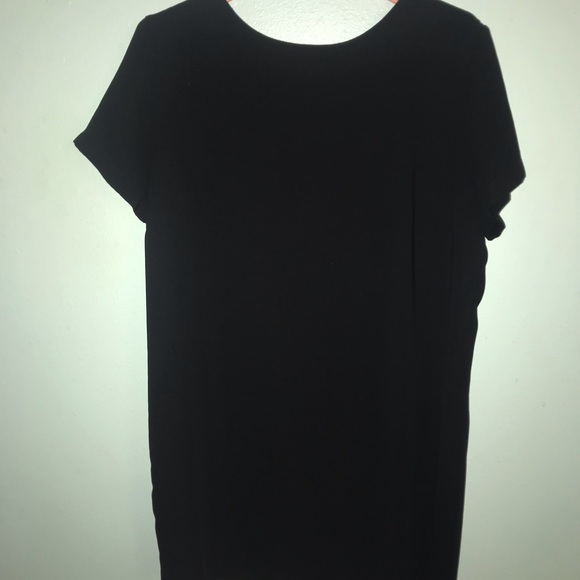 Black Lulus’s t shirt dress - Picture 3 of 3